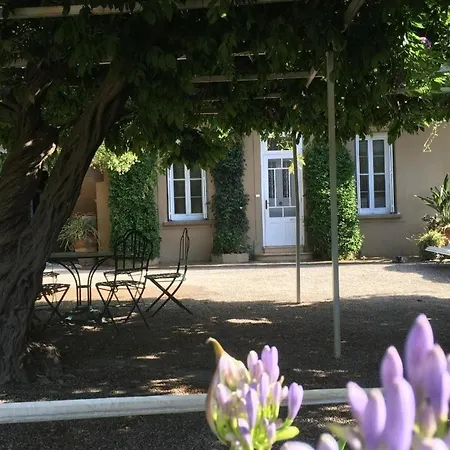 Σπίτι διακοπών La Glycine, Dans Un Ecrin De Verdure Pres De La *